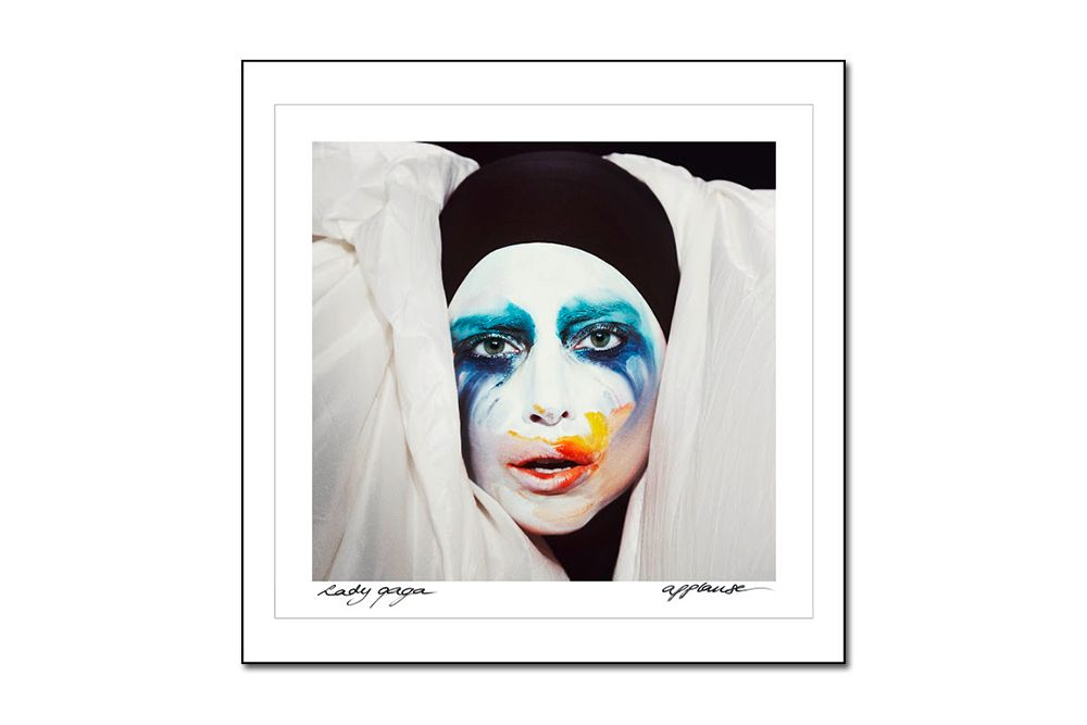  photo lady-gaga-applause-01_zps1223b7f0.jpg