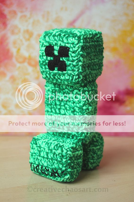 http://creativechaosart.blogspot.co.uk/2016/03/minecraft-crochet-creeper-free-pattern.html